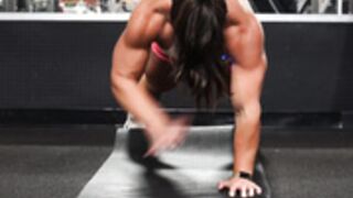 Insanely strong girl pushups