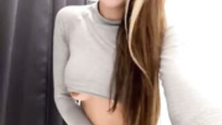 Barbiehumpxxx-Flash Pussy In Dressing Room