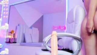 Sara Ospina Dildo play