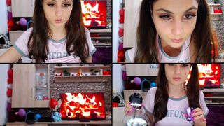 Moni_K sexy little girl loves her toy in free cam recording 2017-05-14 25738