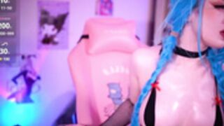 annie_may_may 2024-12-08.mp4