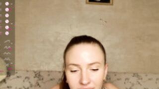 Hot-Babe- boobs bouncing