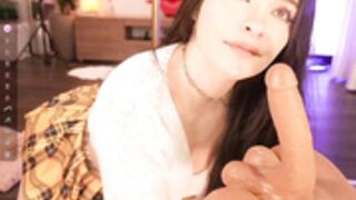 lau__1-2024-11-04-chilling-with-dildo-blowjob
