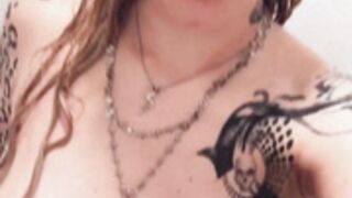 KatiKarenina touching in bathtub Pussy