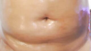Beautypriya oiling pussy