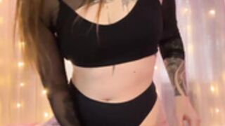 villanelle dildo show3