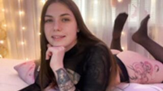 villanelle dildo show3
