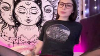 villanelle dildo show2