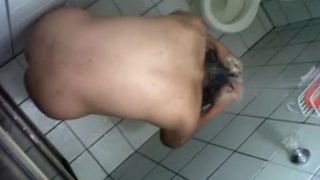 Espiando Ala Becina Banandose