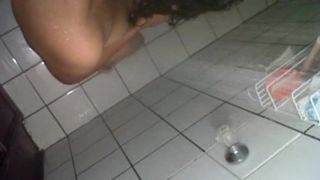 Espiando Ala Becina Banandose