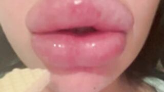 gorgeous bimbo fake lips