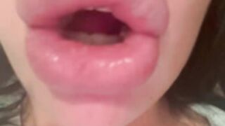 gorgeous bimbo fake lips