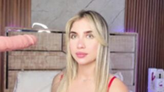 emilyhendrix__2024-12-21_03-01-01_309