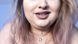 Beautiful Allysonk shows her big tits
