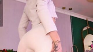 skyeyes__ - 12 dec 24 - Stare at that bum