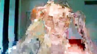 Gisellestreams putting lotion on her naked body