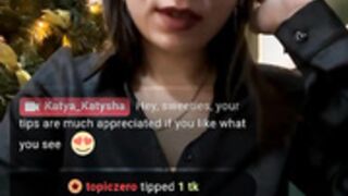 Katya_katysha remove bra in mall