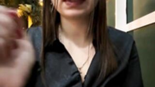 Katya_katysha remove bra in mall