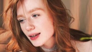 Lizzy_blaze pillow-fucking and fingering