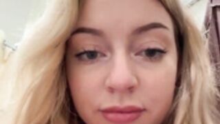 Melissa_grr [Naked Restroom Dance]