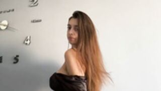 Pretty Ukranian Dragon_cuddlies NN dildo blowjob