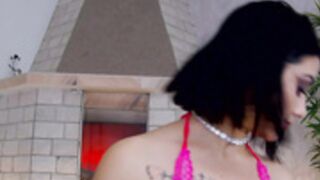 Pretty brunette emmarhoadess teasing amazing curves