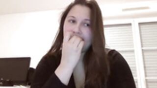 sublime minettesexy1 et ses énormes seins