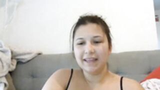 sublime minettesexy1 et ses énormes seins