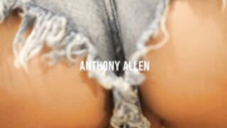 BaristaJazX Creampied On Massage Table