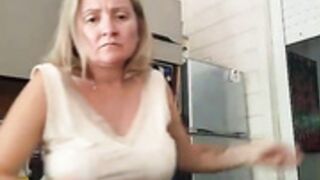 La belle lady_charlyne bien baisée