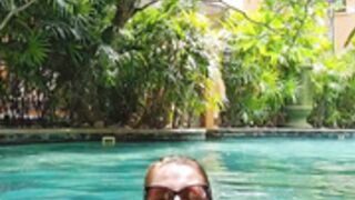 Nadine Jansen-I must increase my bust