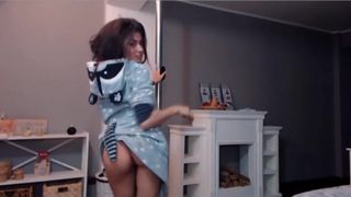 Cur. Amelie - freechat tease, ass, boobslip