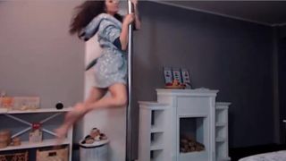 Cur. Amelie - freechat tease, ass, boobslip