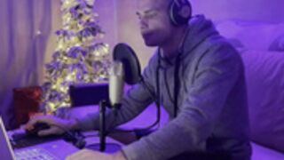 Мешает играть в кс