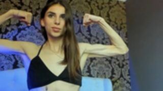 Emmygreans Private Show Of Biceps & Veins