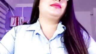 miiaajoness hyper sexy secretary