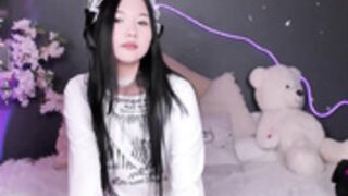 -Aiko topless laggy