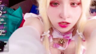 SophiaSawami chating and playing her pussy