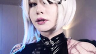 ghot1c_graceeee gothic girl playing her nice boobs