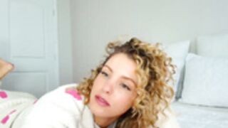 Theislandgirl soles on the pose