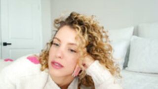 Theislandgirl soles on the pose