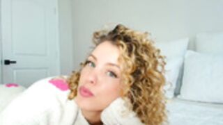 Theislandgirl soles on the pose