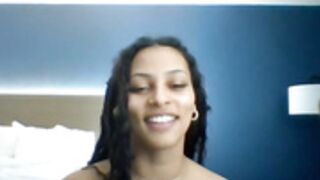 Bunniandbyrdd showing pussy on bed Feb '25