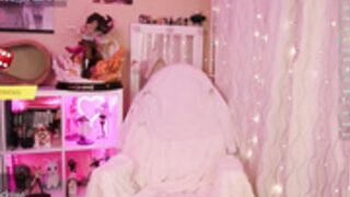 Yourcutewaifu 2/11/2025 4/5