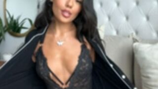 Delia Sylvain, itsdelia - Fit Delia Lingerie Massage