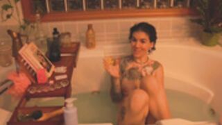FrankieRiverss 15 feb bathtub talkative 2