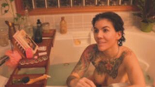 FrankieRiverss 15 feb bathtub talkative 2
