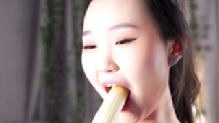 Lynna Bun blowjob - f4f