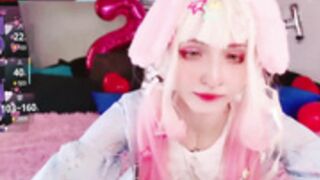 SophiaSawami smash the cake on her birthday