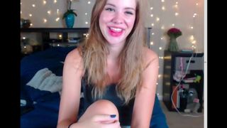 Lizrose90 is a very cute blonde girl